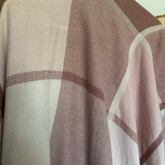 LC Lauren Conrad Blush Pink Plaid Blanket Shawl Wrap Winter - Picture 4 of 5